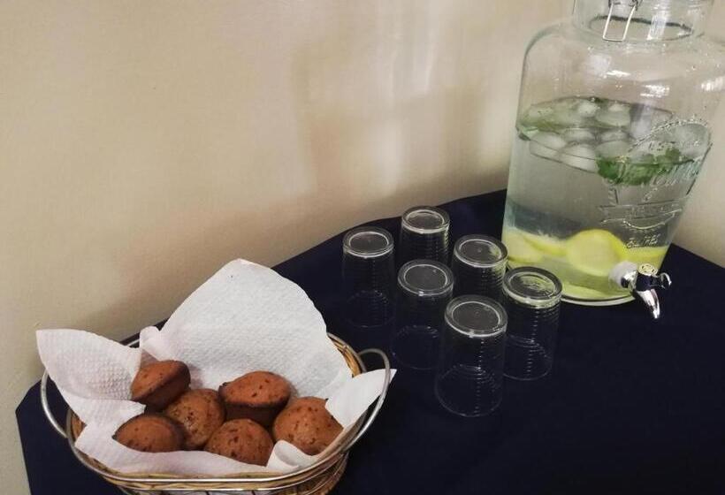 فندق Oakwood Lodge