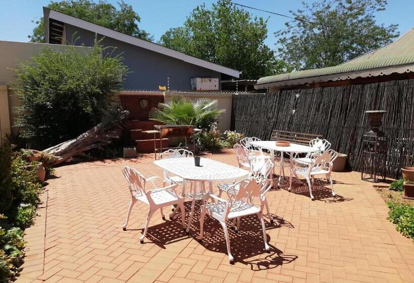 فندق Oakwood Lodge