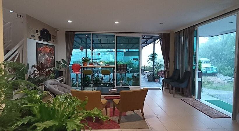 בית מלון כפרי Rovers Inn Guesthouse   Age 11 And Above Only