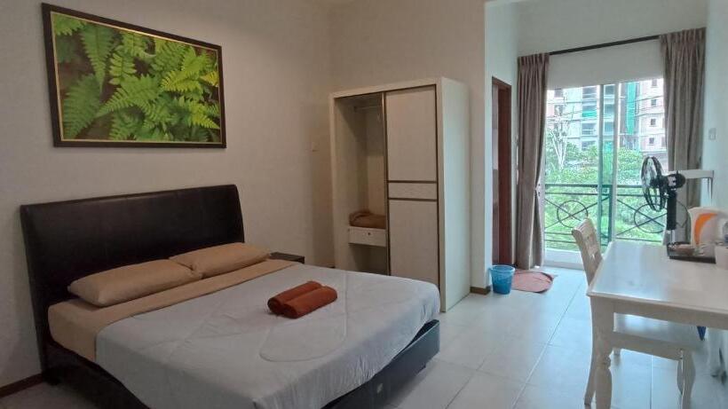 בית מלון כפרי Rovers Inn Guesthouse   Age 11 And Above Only