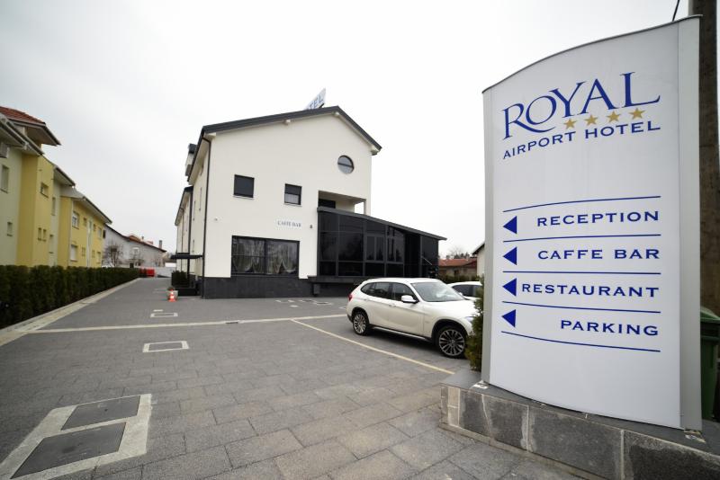 ホテル Royal Airport