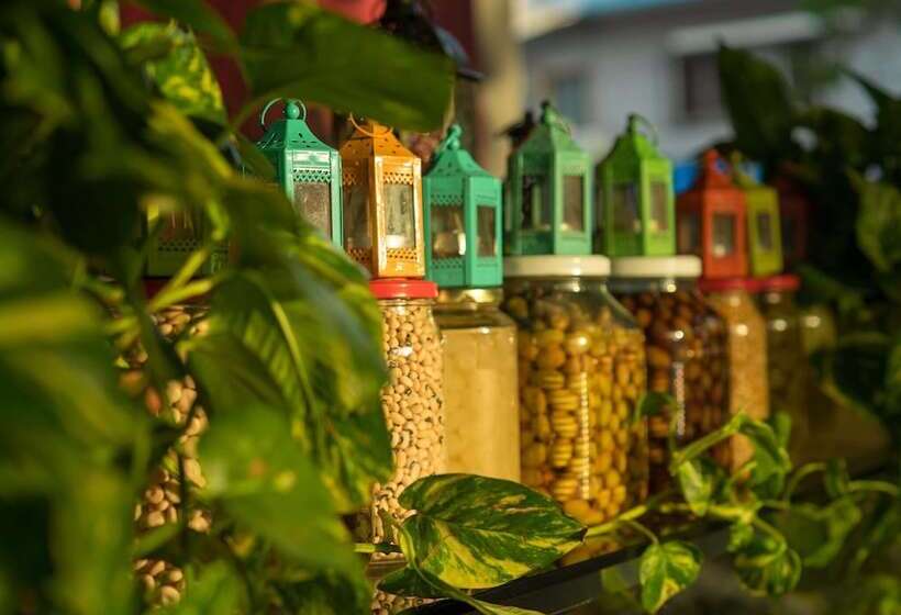 Urbano Hotel By Roots