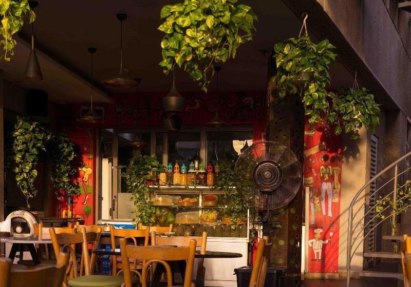 Urbano Hotel By Roots