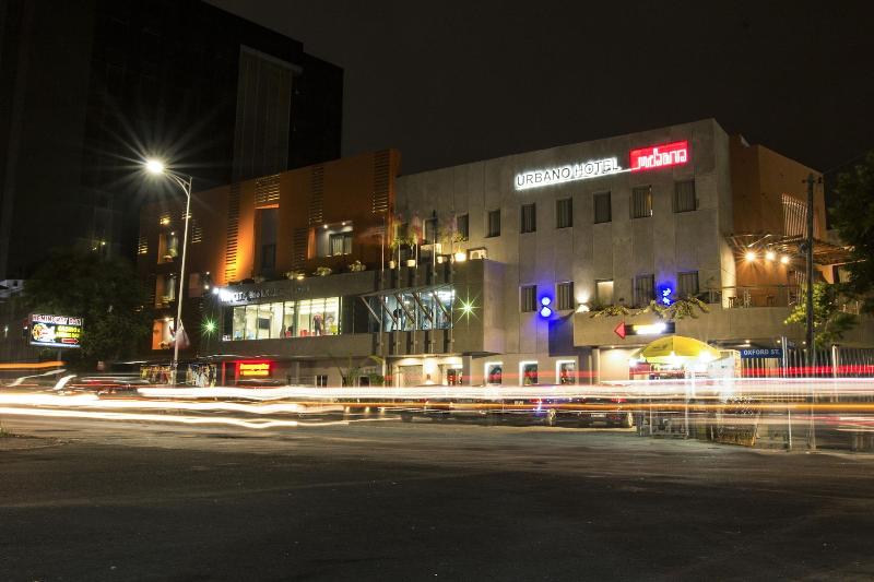 Urbano Hotel By Roots