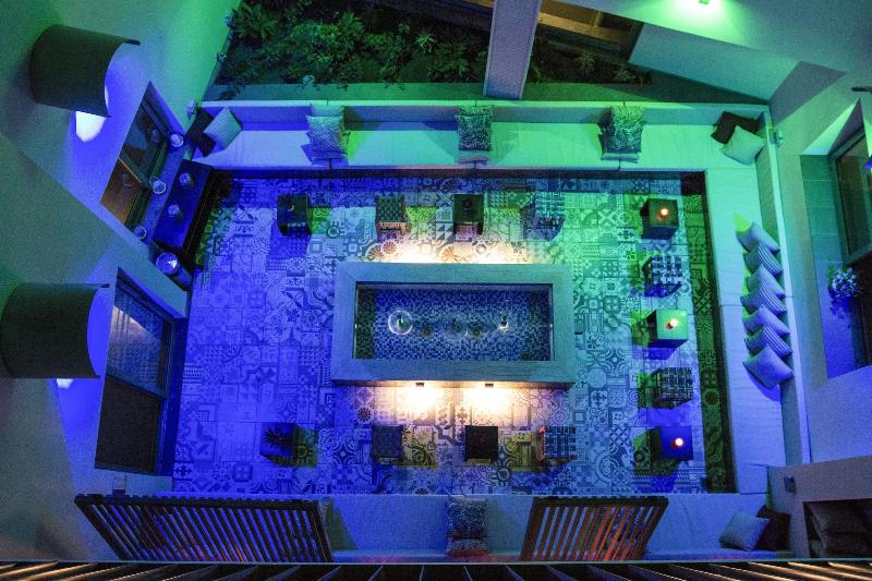 Urbano Hotel By Roots