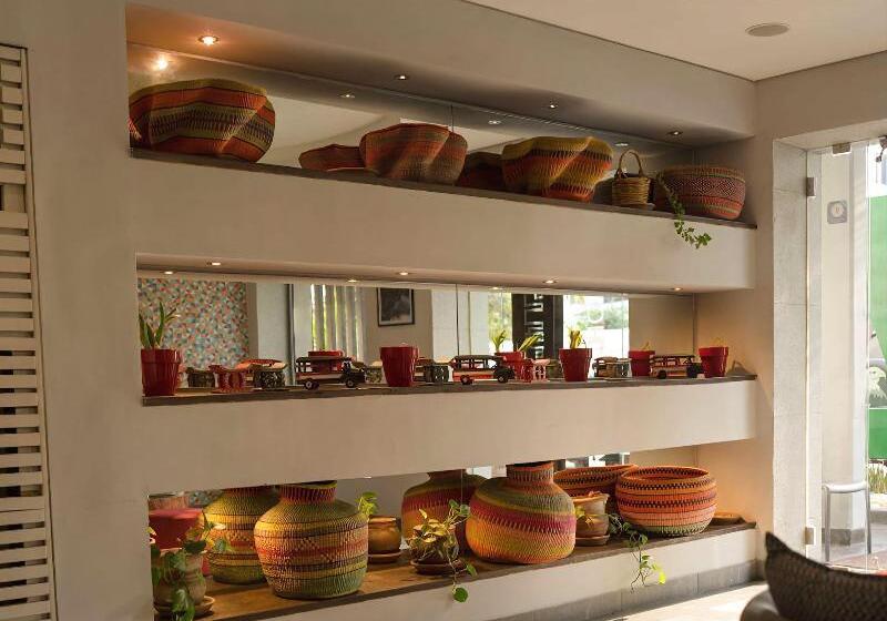 Urbano Hotel By Roots