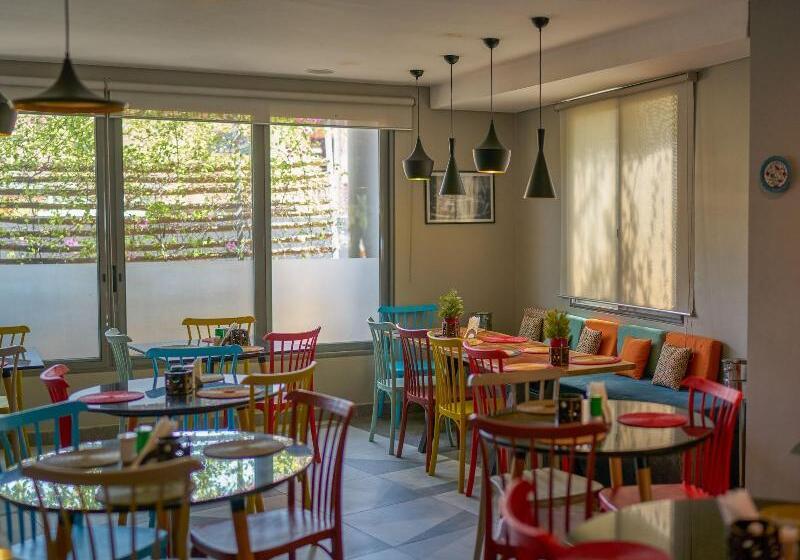 Urbano Hotel By Roots