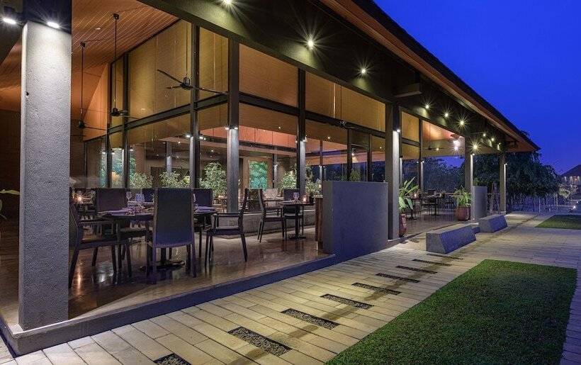 Отель Water Garden Sigiriya