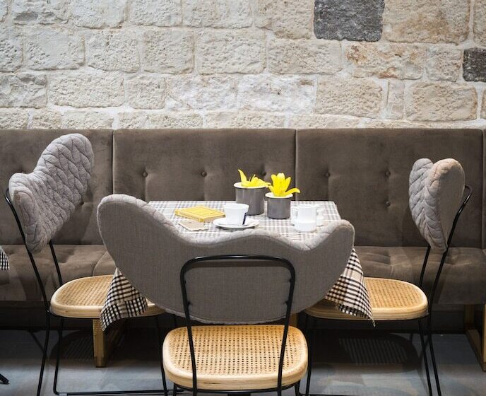 هتل Xii Century Heritage