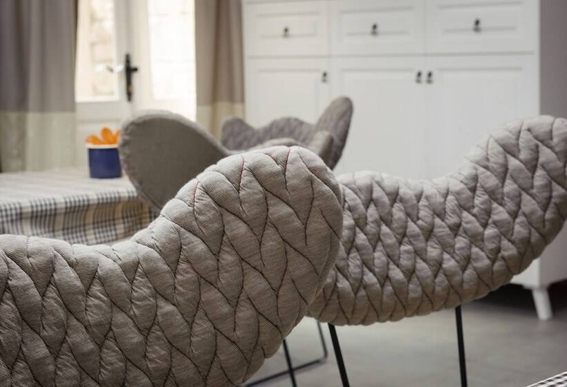 هتل Xii Century Heritage