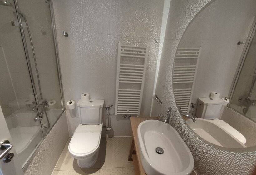 هتل Xii Century Heritage