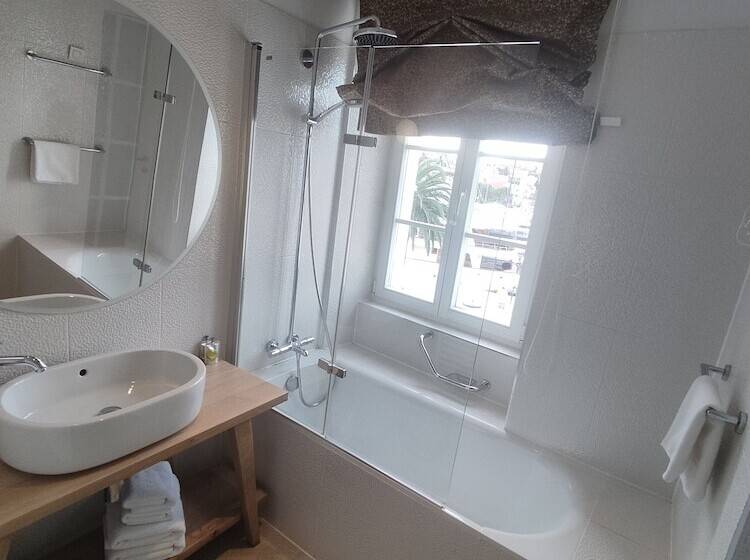 هتل Xii Century Heritage