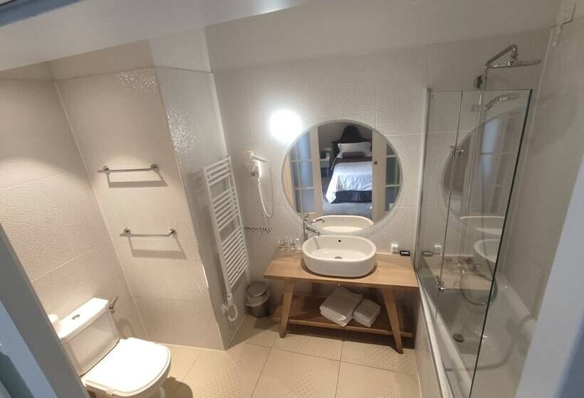 هتل Xii Century Heritage