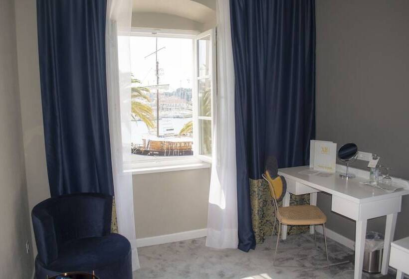 هتل Xii Century Heritage