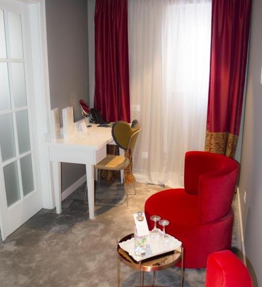 هتل Xii Century Heritage