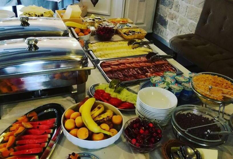 هتل Xii Century Heritage