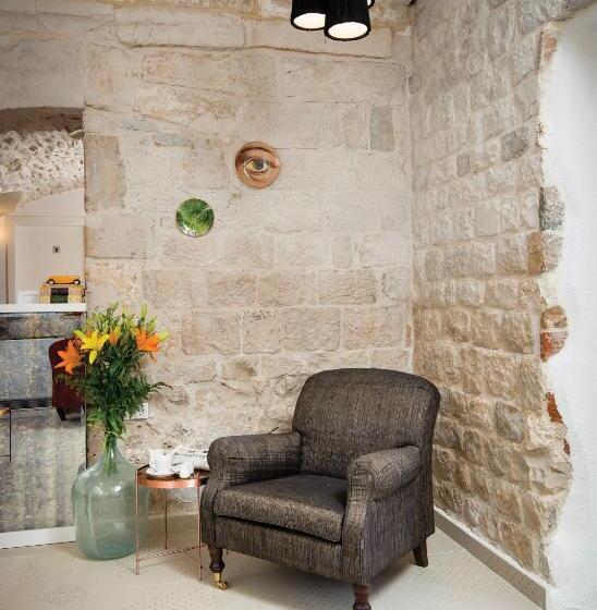 هتل Xii Century Heritage