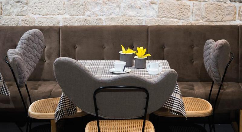 هتل Xii Century Heritage