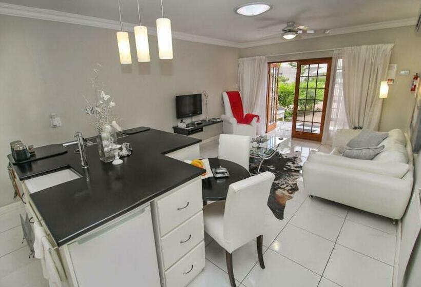 Montagu Four Seasons