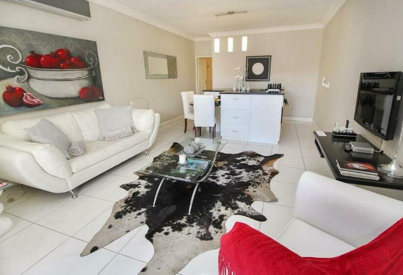 Montagu Four Seasons