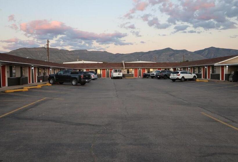 فندق على الطريق Budget Inn