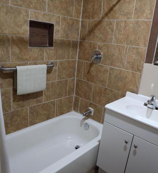 فندق على الطريق Budget Inn