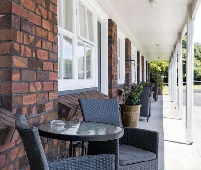 モーテル Colonial Court Motor Inn