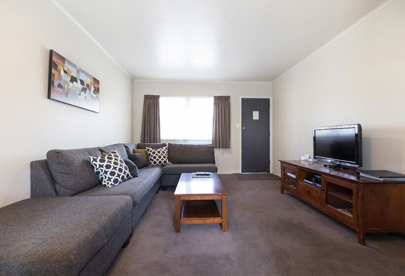 モーテル Colonial Court Motor Inn