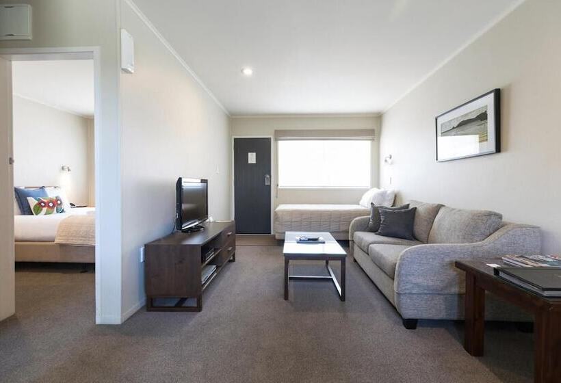 モーテル Colonial Court Motor Inn