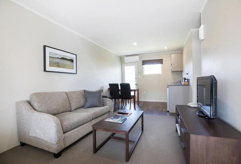 モーテル Colonial Court Motor Inn