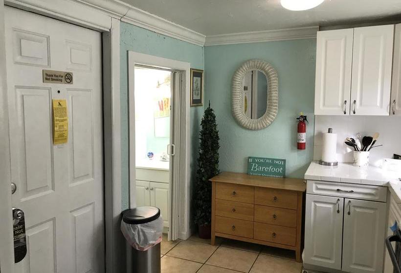 فندق على الطريق The Sea Gypsy Inn