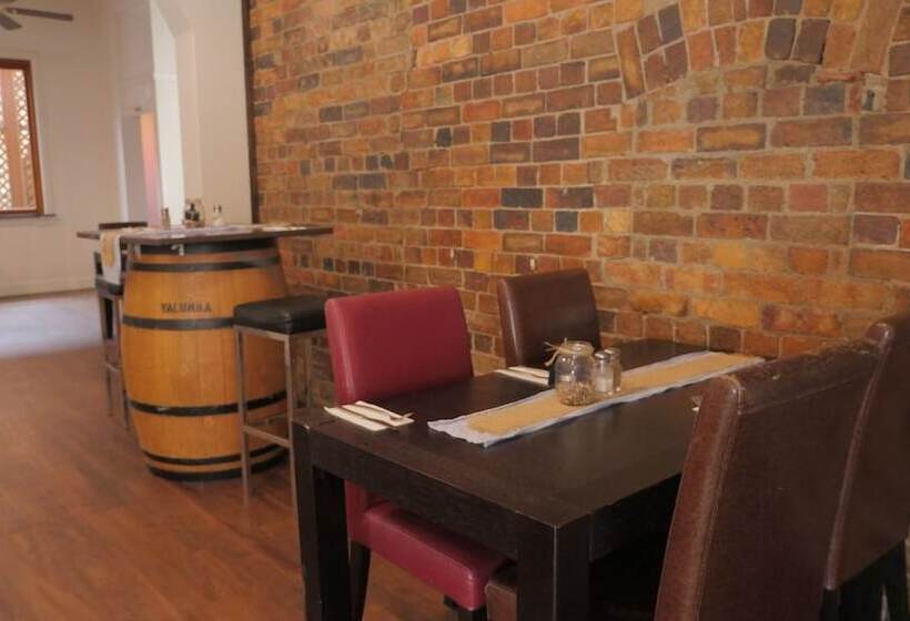 National Hotel Toowoomba