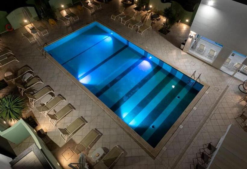 Nero D Avorio Aparthotel & Spa