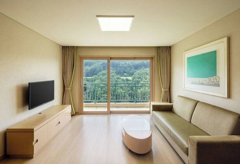 Oak Valley Resort