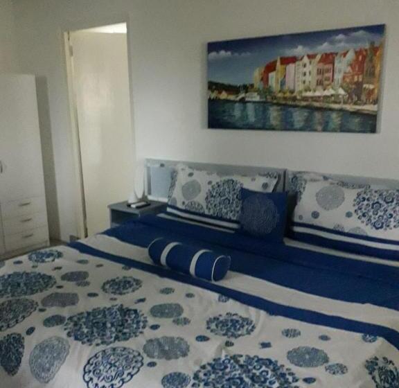 Palm Trees Apartments