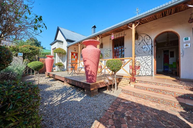 Пансион 84 On Fourth Guest House