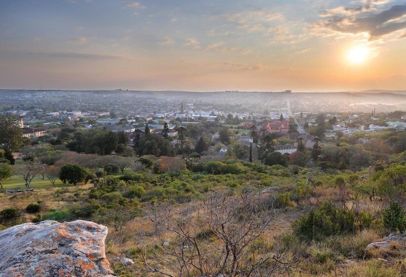 Пансион 8a Grahamstown By The Oyster Collection