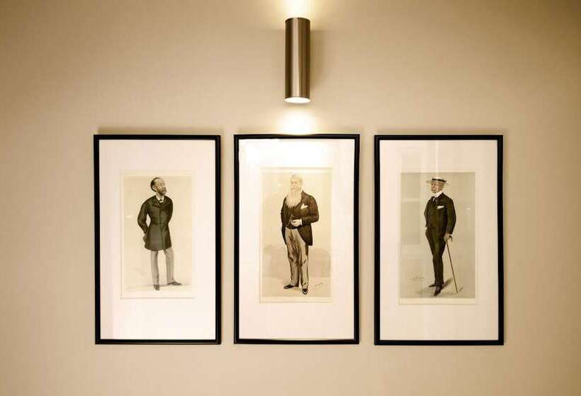 Пансион 8a Grahamstown By The Oyster Collection