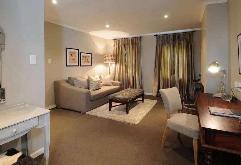 Пансион 8a Grahamstown By The Oyster Collection