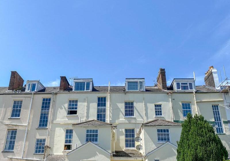 بنسيون Bendene Townhouse