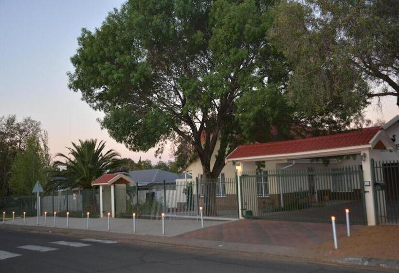 ペンション Blue Crane Guest House Bloemfontein