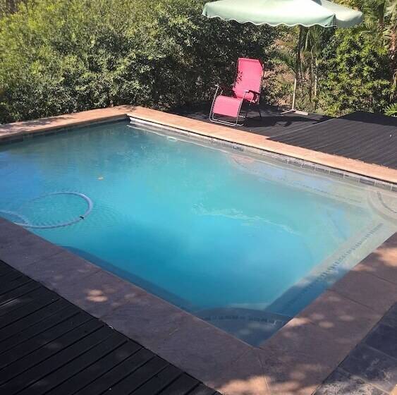 Пансион Mbombela Exclusive Guest House @ Daleen