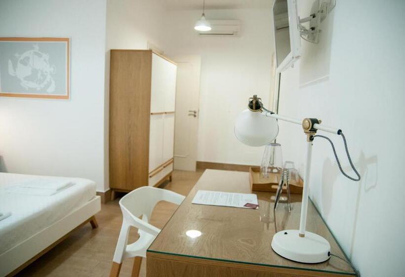 پانسیون Mediterraneo Guesthouse