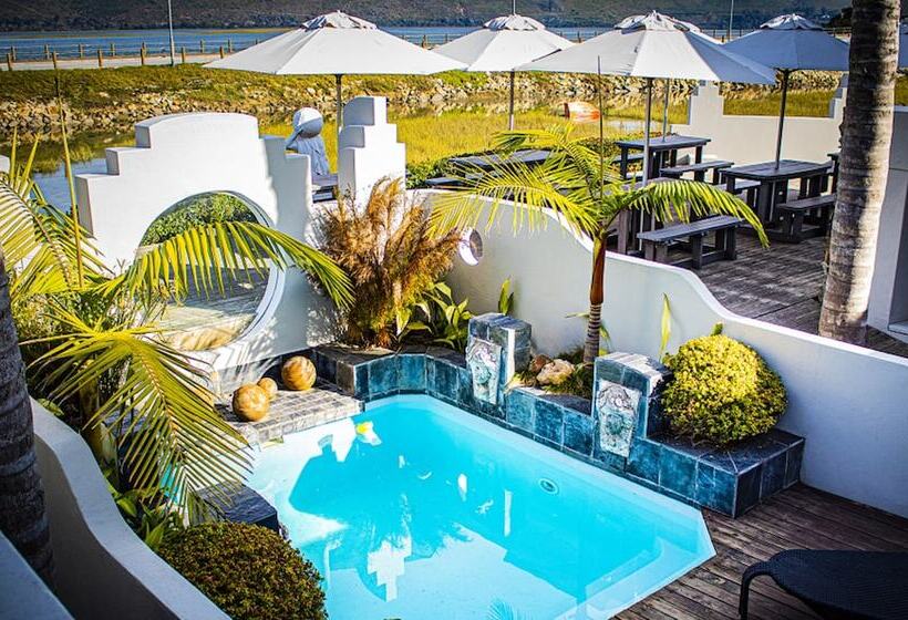 ペンション On The Estuary