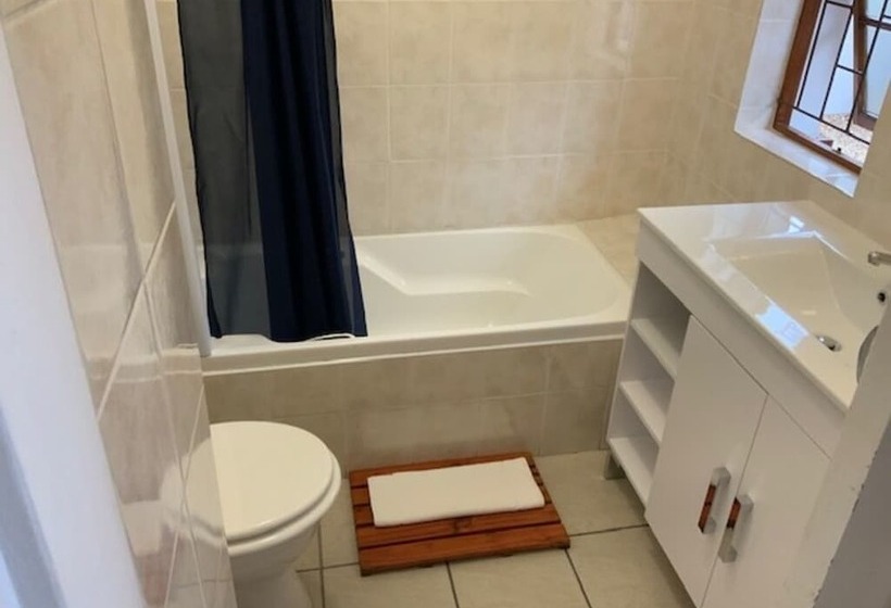 ペンション On The Estuary