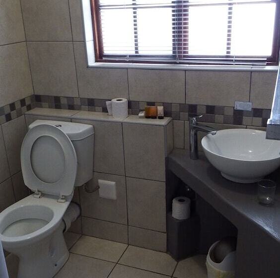 ペンション On The Estuary