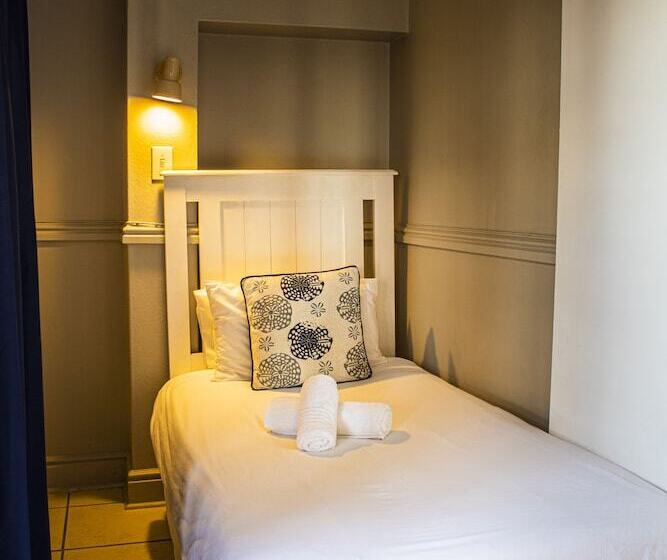 ペンション On The Estuary