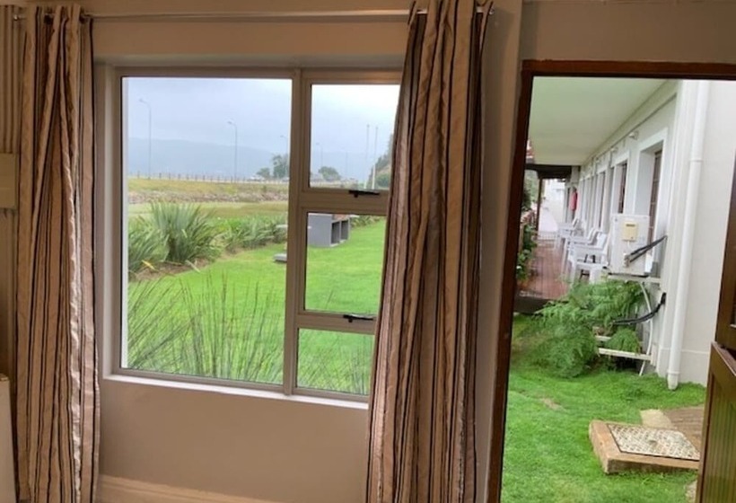 ペンション On The Estuary