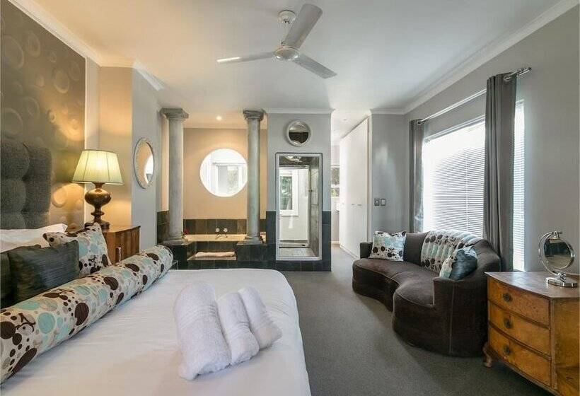 ペンション On The Estuary