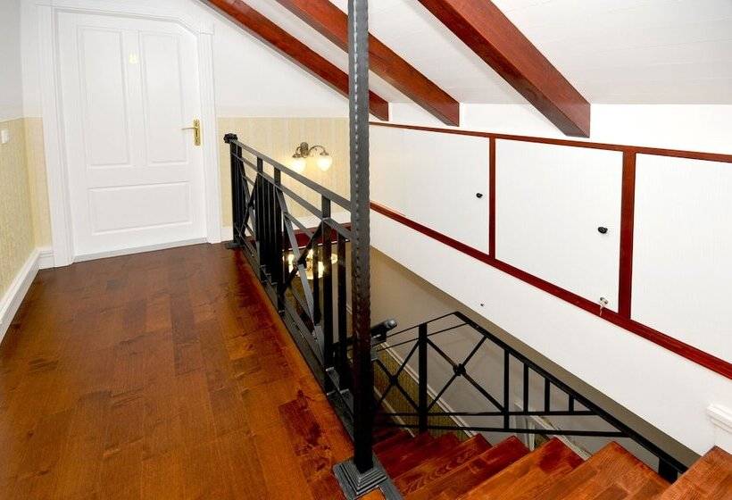 ペンション Palace Central Square